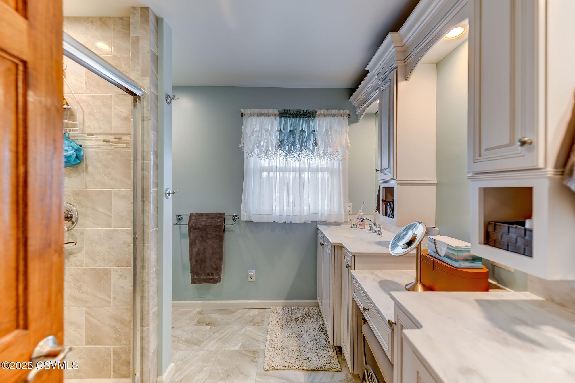 Berwick, Pennsylvania, 18603, United States, 4 Bedrooms Bedrooms, ,3 BathroomsBathrooms,Residential,For Sale,1979458