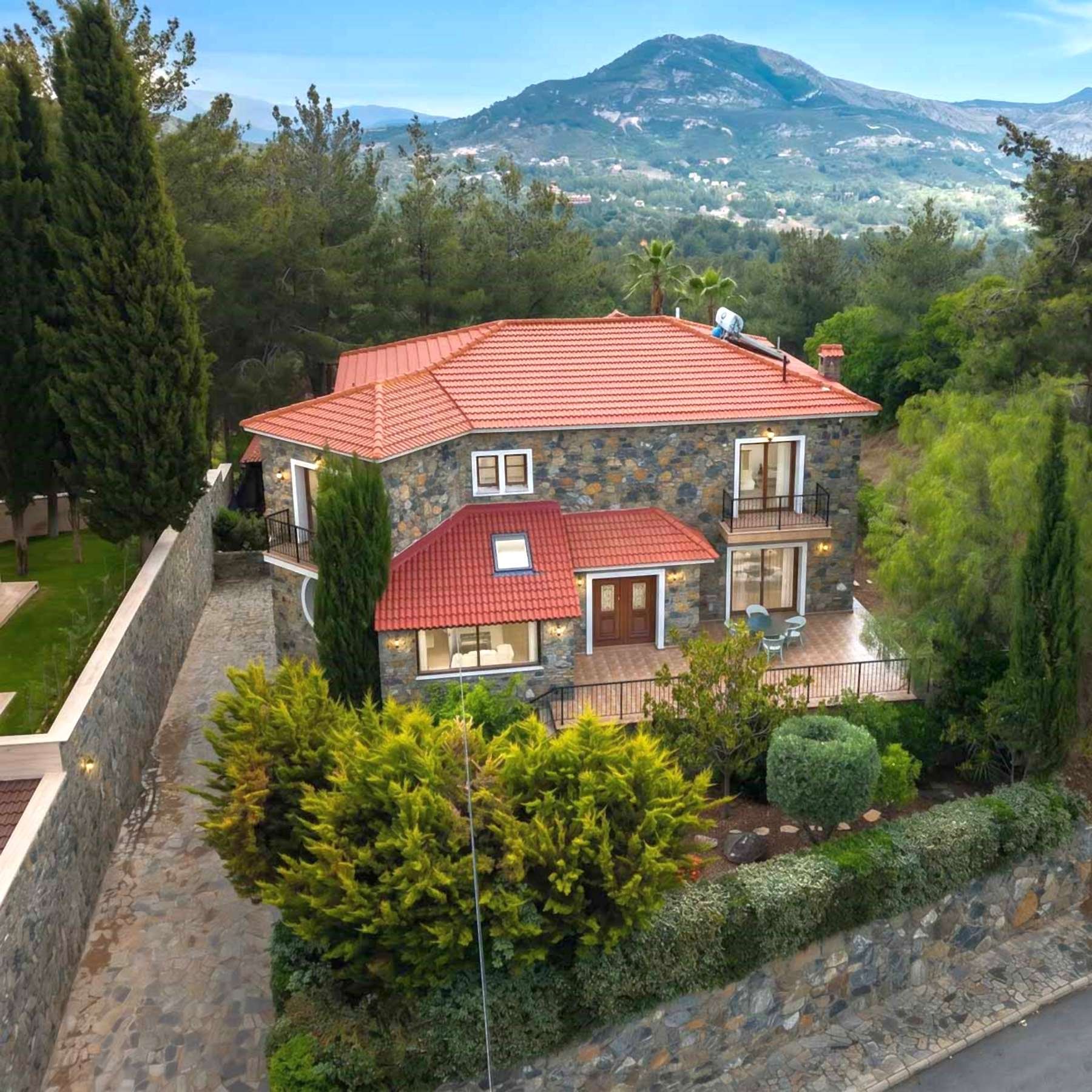  5 Bedroom Stone Villa with Pool near Troodos in Moniatis, Limassol - 物件實景