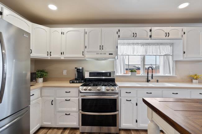 Watsonville, California, 95076, United States, 3 Bedrooms Bedrooms, ,2 BathroomsBathrooms,Residential,For Sale,1987376