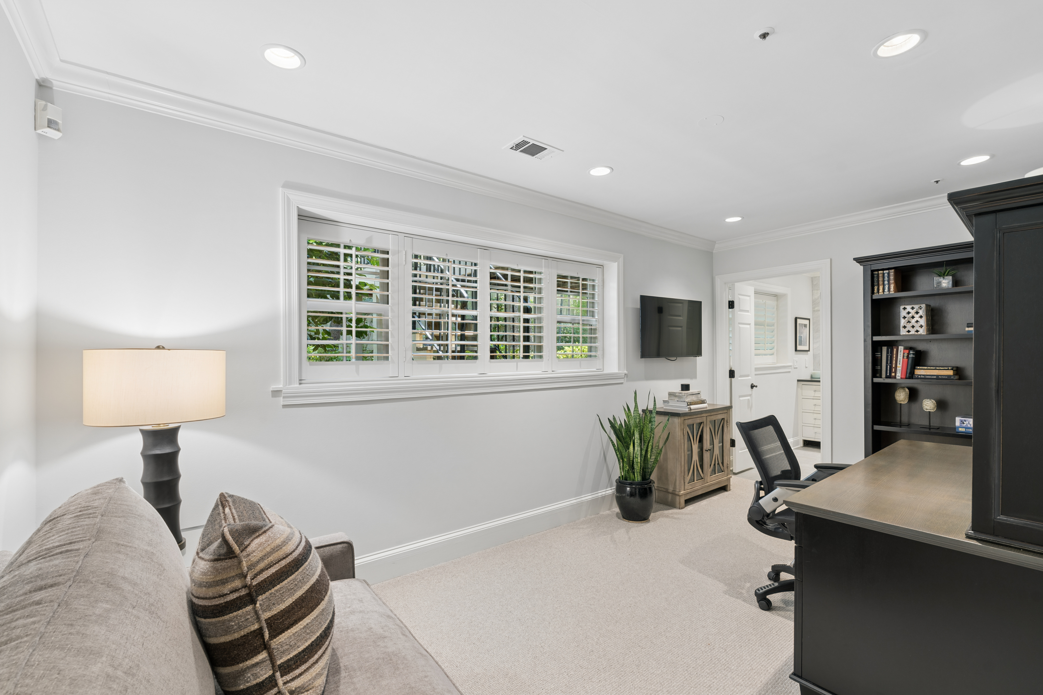  Carefully Curated End Unit Townhome in the Heart of Brookhaven - 物件實景