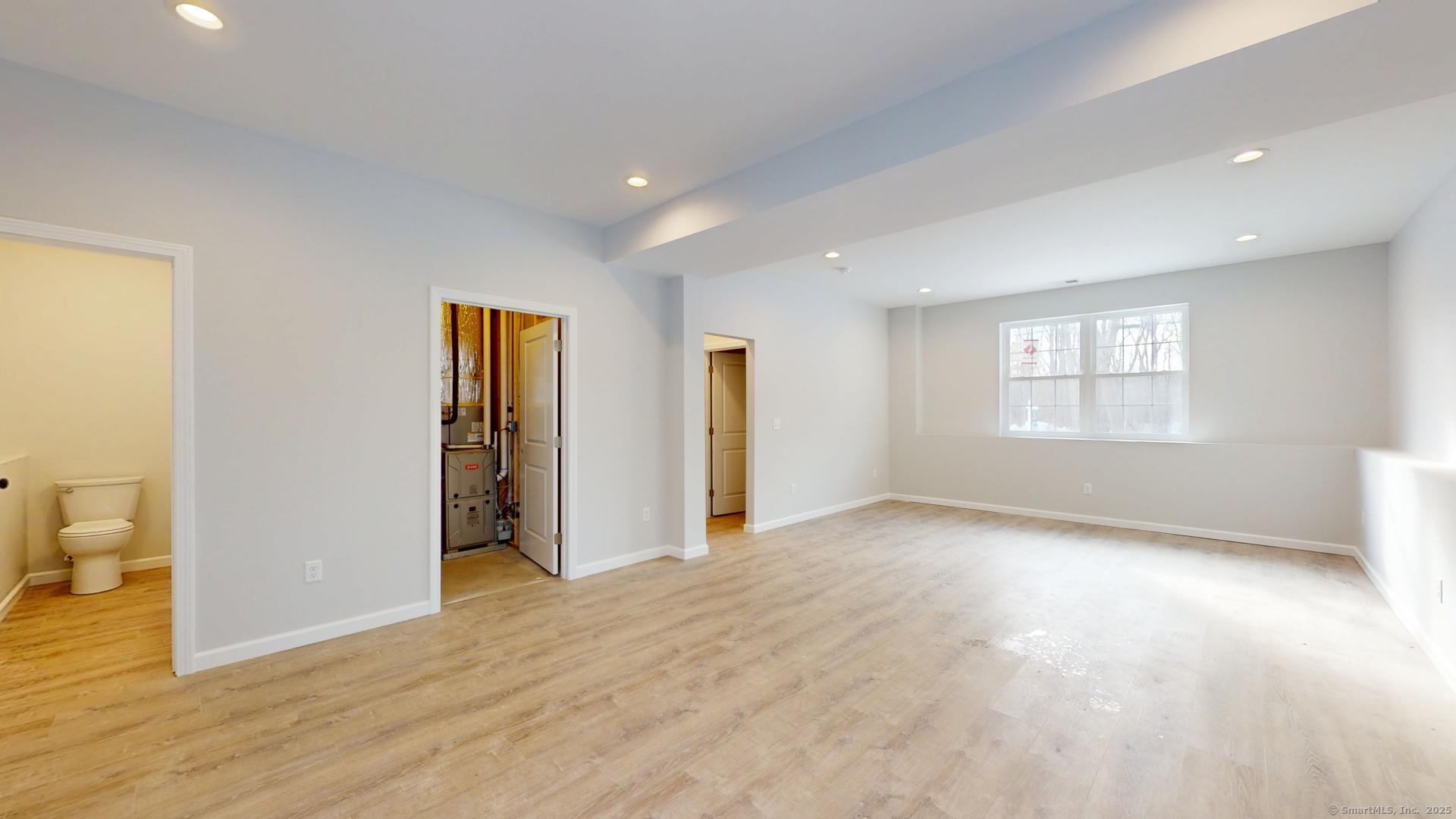 Enfield, Connecticut, 06082, United States, 3 Bedrooms Bedrooms, ,3 BathroomsBathrooms,Residential,For Sale,1919509