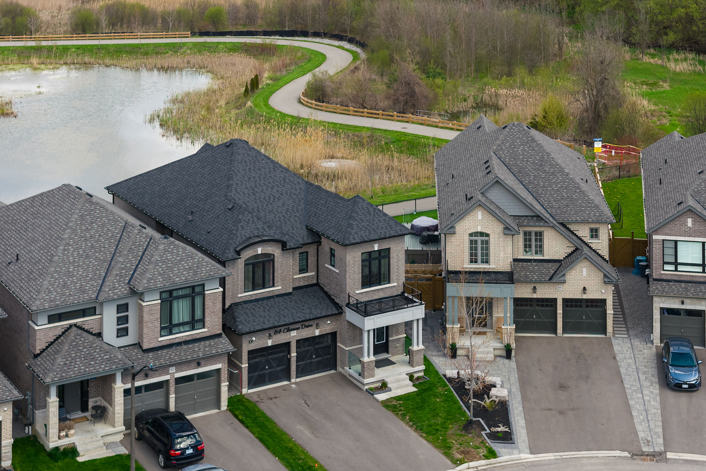  Whitby, Greater Toronto Area - 物件實景