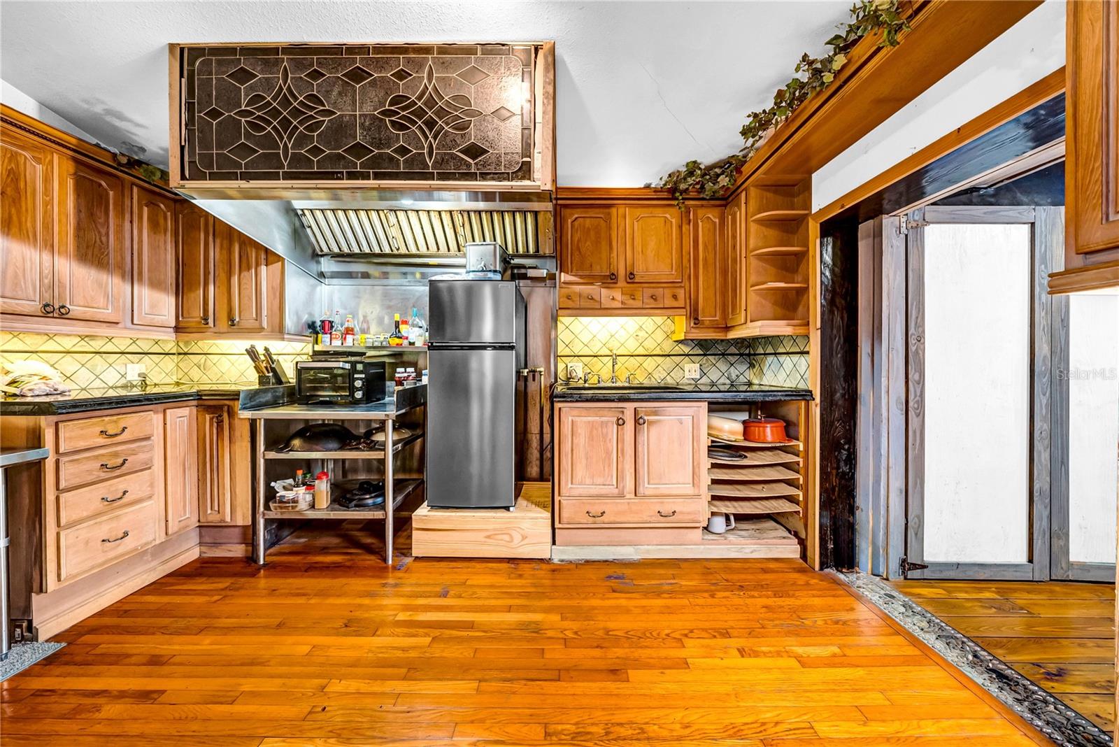 Redington Beach, Florida, 33708, United States, 2 Bedrooms Bedrooms, ,2 BathroomsBathrooms,Residential,For Sale,1978870