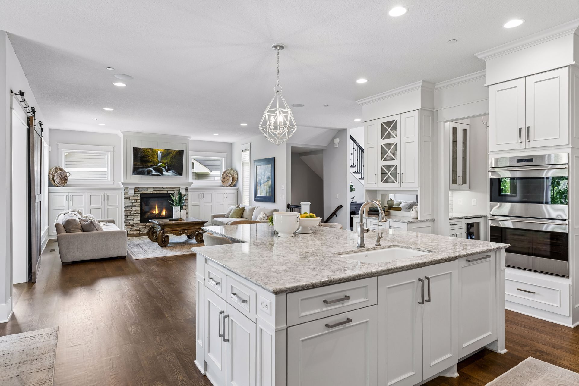  Luxury Living in Prestigious Woodland Hill Preserve - 物件實景