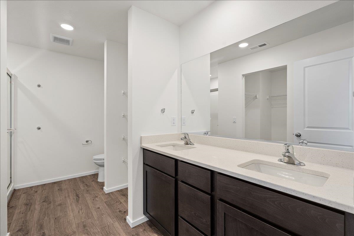 Deer Park, Washington, 99006, United States, 5 Bedrooms Bedrooms, ,2 BathroomsBathrooms,Residential,For Sale,1956687