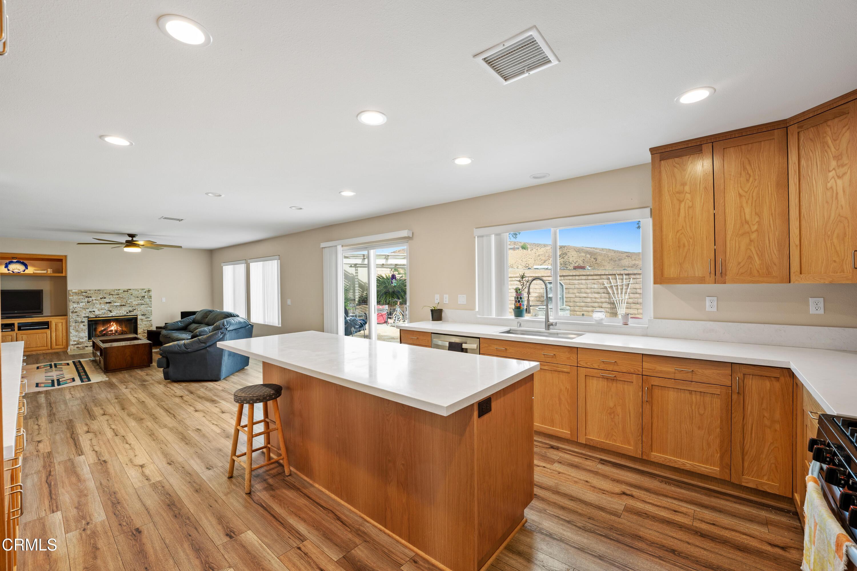 Castaic, California, 91384, United States, 4 Bedrooms Bedrooms, ,3 BathroomsBathrooms,Residential,For Sale,1801508