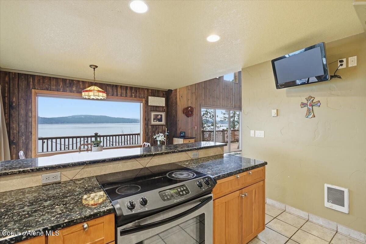 Coeur d'Alene, Idaho, 83814, United States, 3 Bedrooms Bedrooms, ,Residential,For Sale,2012334