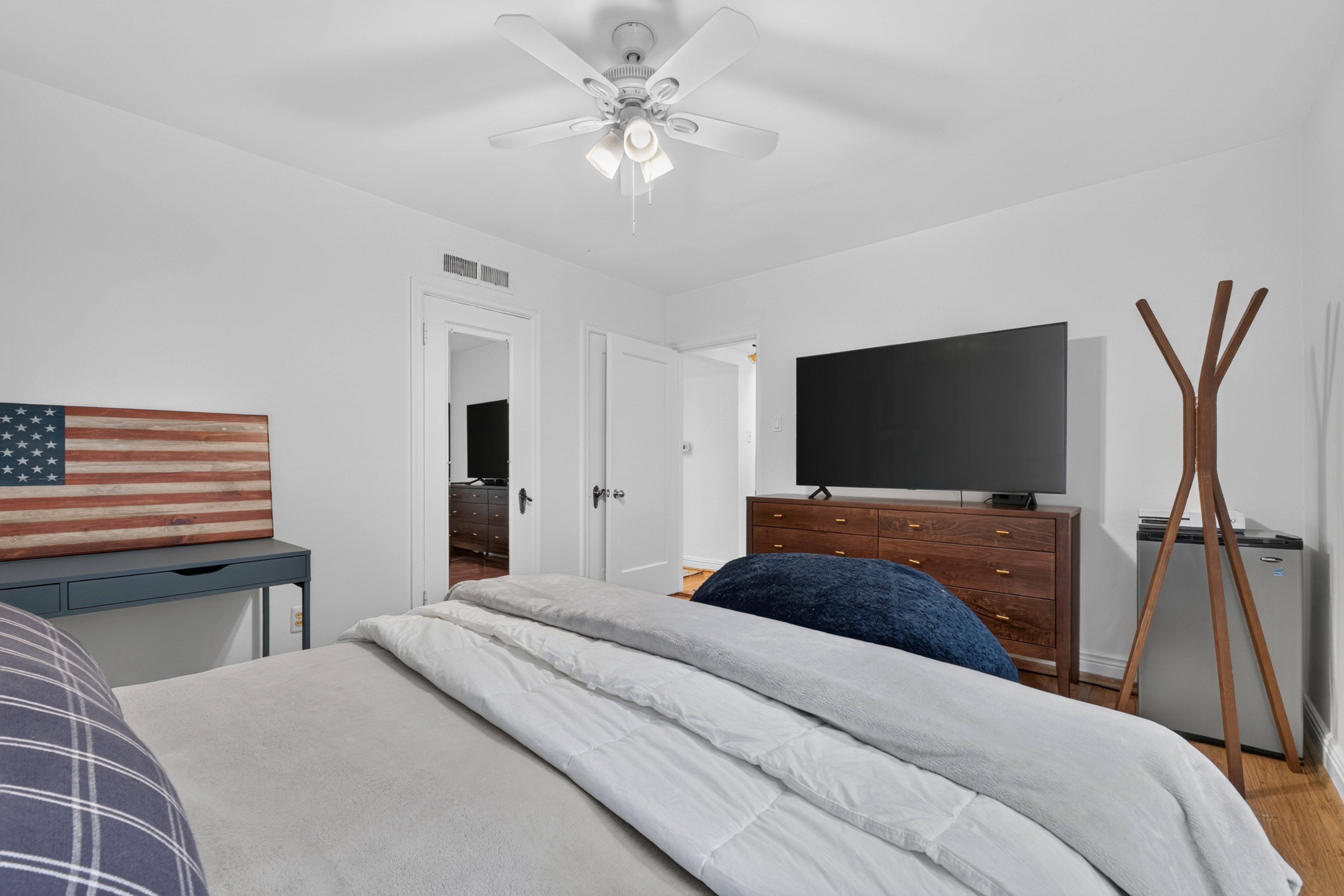  Spacious, Modern, and Move-In Ready Main Floor Condo - 物件實景
