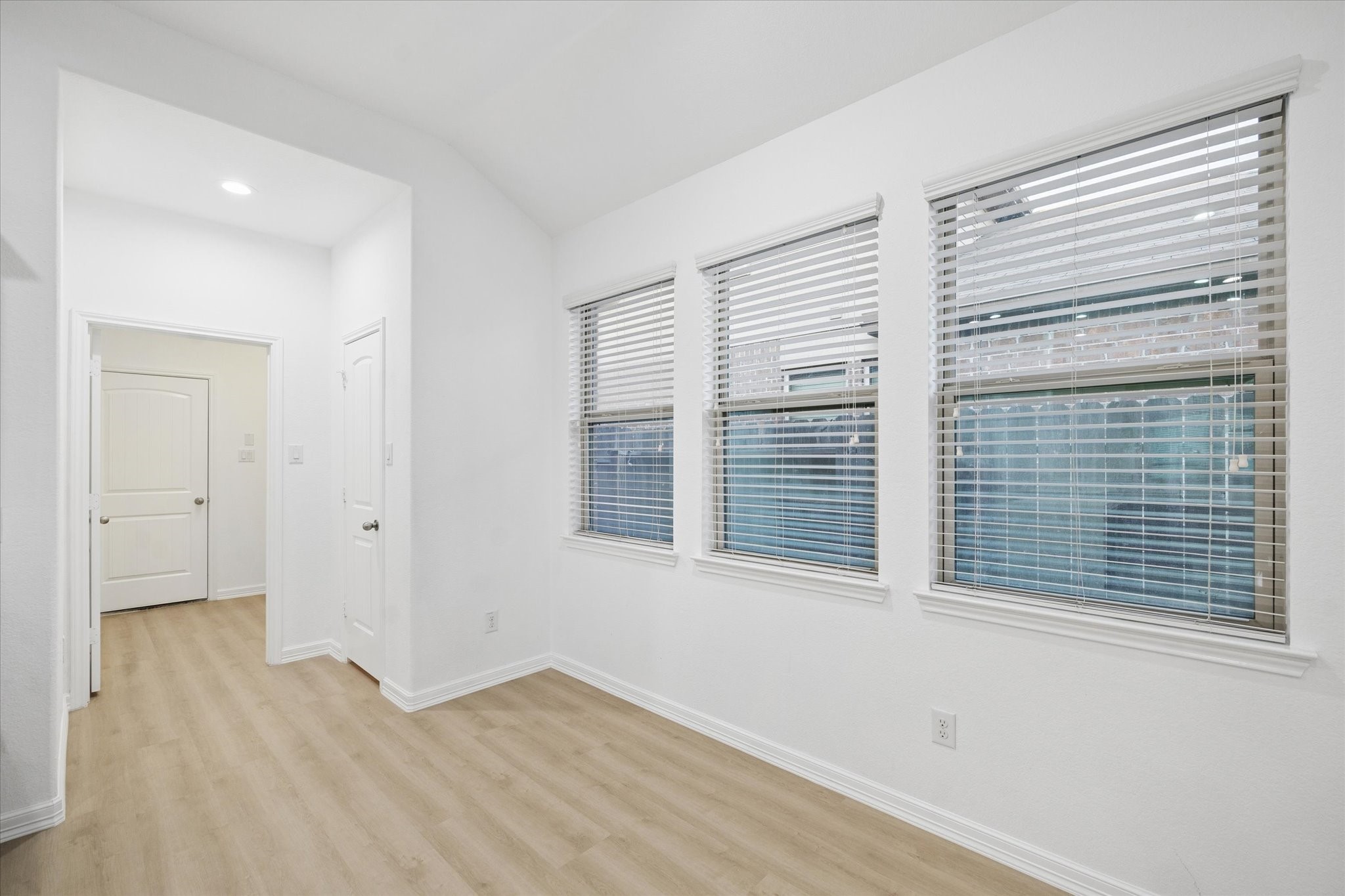  8819 Alicia Drive - 物件實景