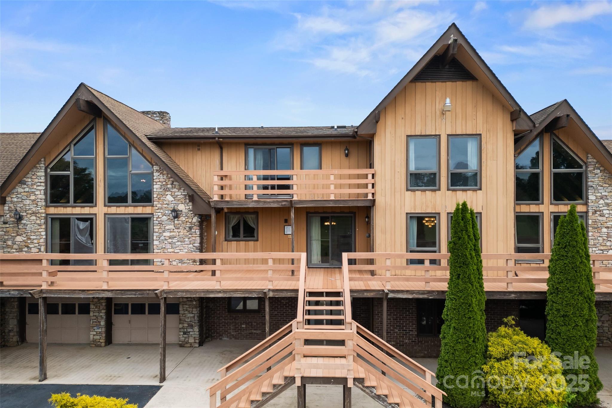 Asheville, North Carolina, 28806, United States, 4 Bedrooms Bedrooms, ,7 BathroomsBathrooms,Residential,For Sale,2001190