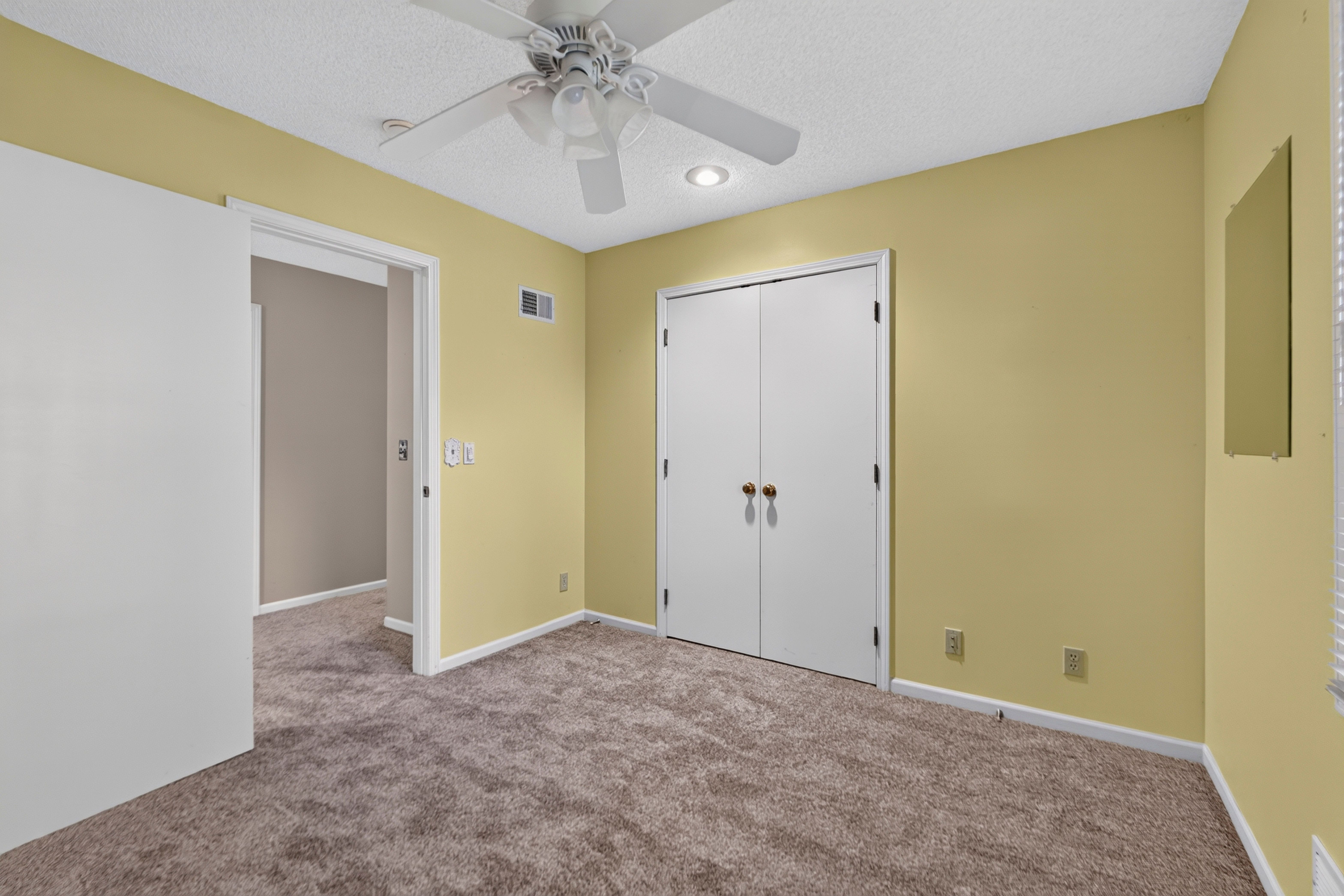  10228 Caenen Drive, Lenexa, KS 66215 - 物件實景