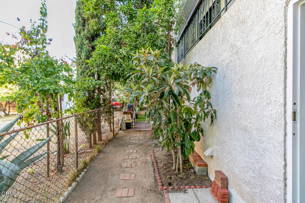 Glendale, California, 91205, United States, 3 Bedrooms Bedrooms, ,2 BathroomsBathrooms,Residential,For Sale,1938623