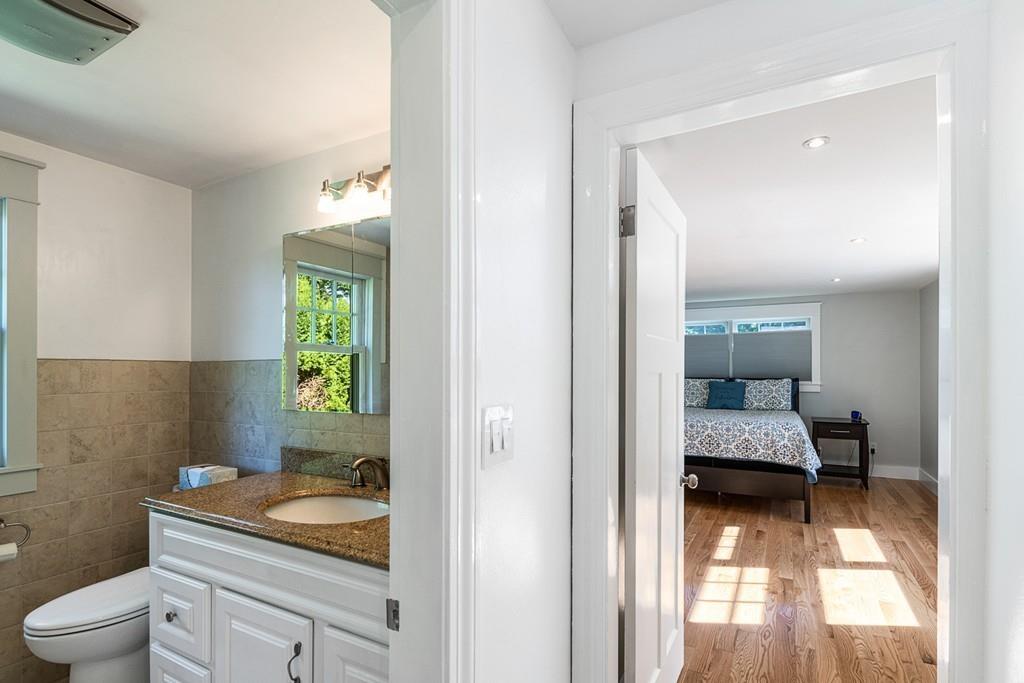 Hamilton, Massachusetts, 01982, United States, 2 Bedrooms Bedrooms, ,1 BathroomBathrooms,Residential,For Sale,1921936