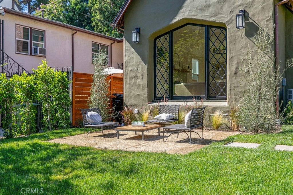 Los Angeles, California, 90027, United States, 4 Bedrooms Bedrooms, ,3 BathroomsBathrooms,Residential,For Sale,1942315