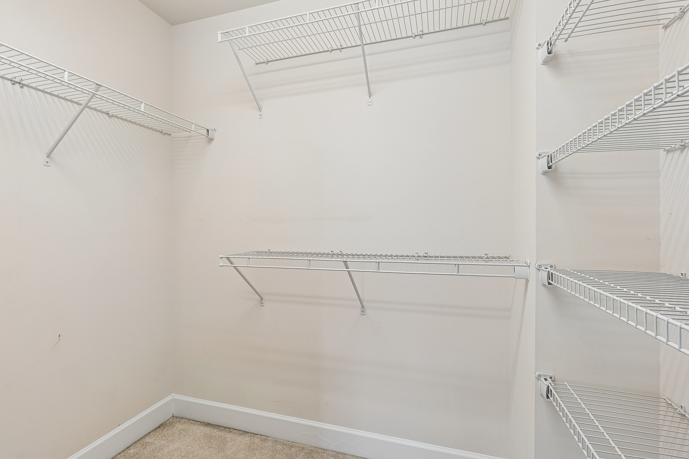  Impeccably Maintained End Unit Townhome in an Exceptional Smyrna Location - 物件實景