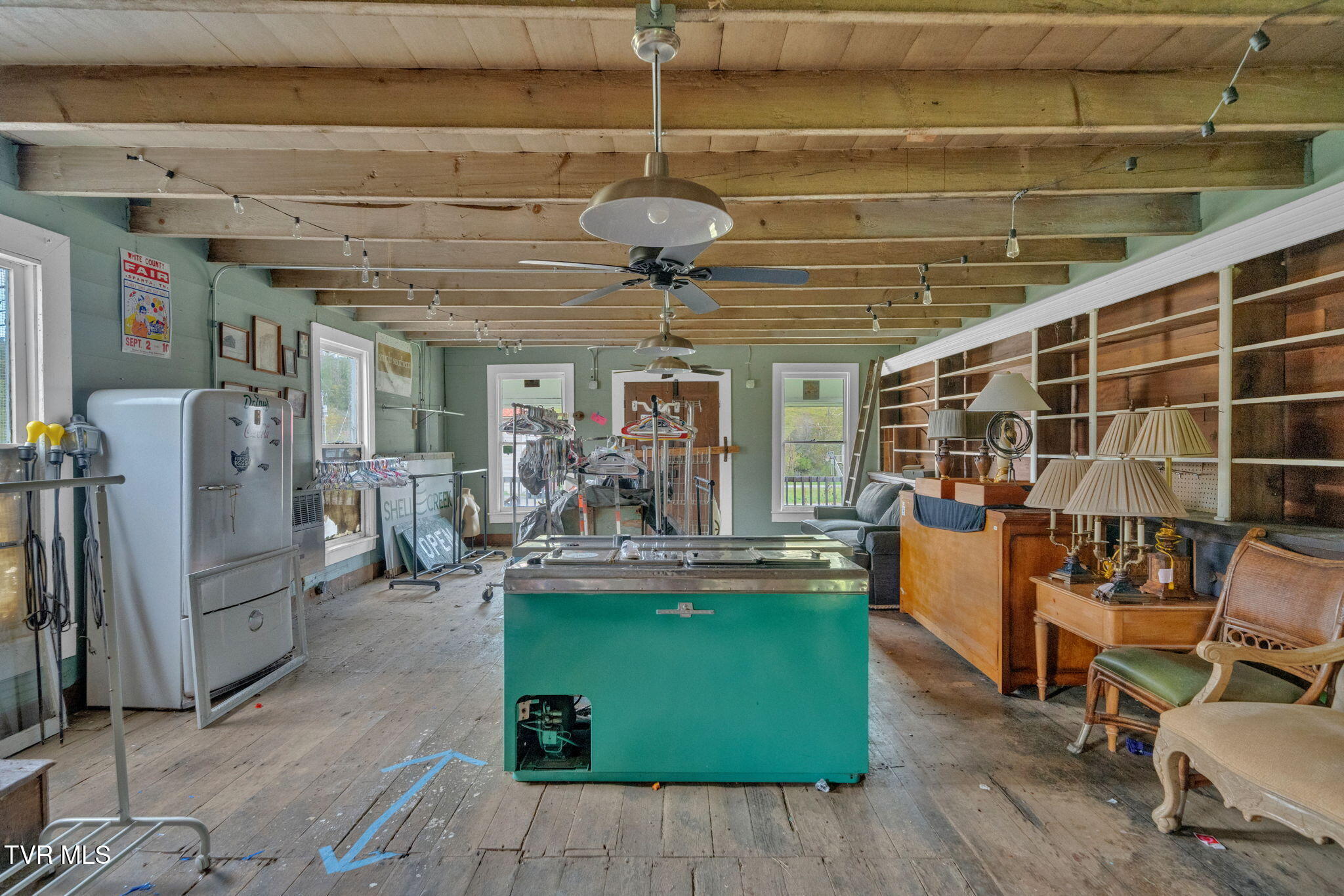 Roan Mountain, Tennessee, 37687, United States, 4 Bedrooms Bedrooms, ,2 BathroomsBathrooms,Residential,For Sale,2010992