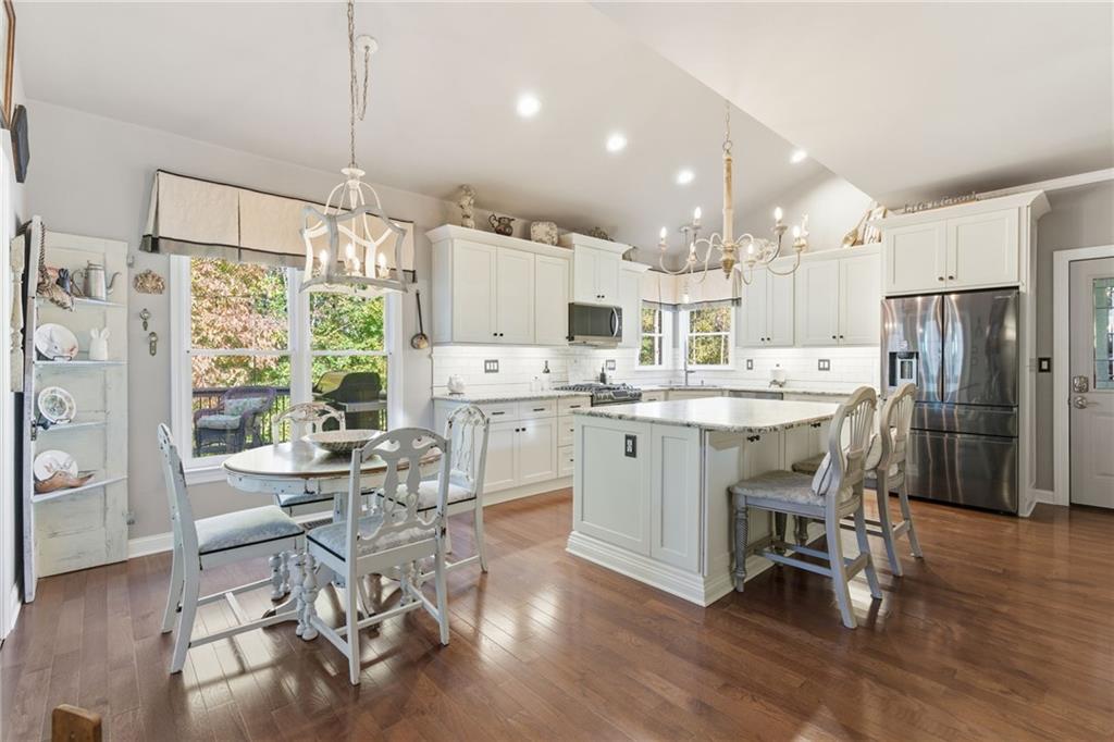 Buford, Georgia, 30518, United States, 5 Bedrooms Bedrooms, ,4 BathroomsBathrooms,Residential,For Sale,1987434