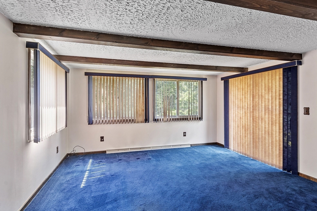 Peabody, Massachusetts, 01960, United States, 4 Bedrooms Bedrooms, ,2 BathroomsBathrooms,Residential,For Sale,1939511