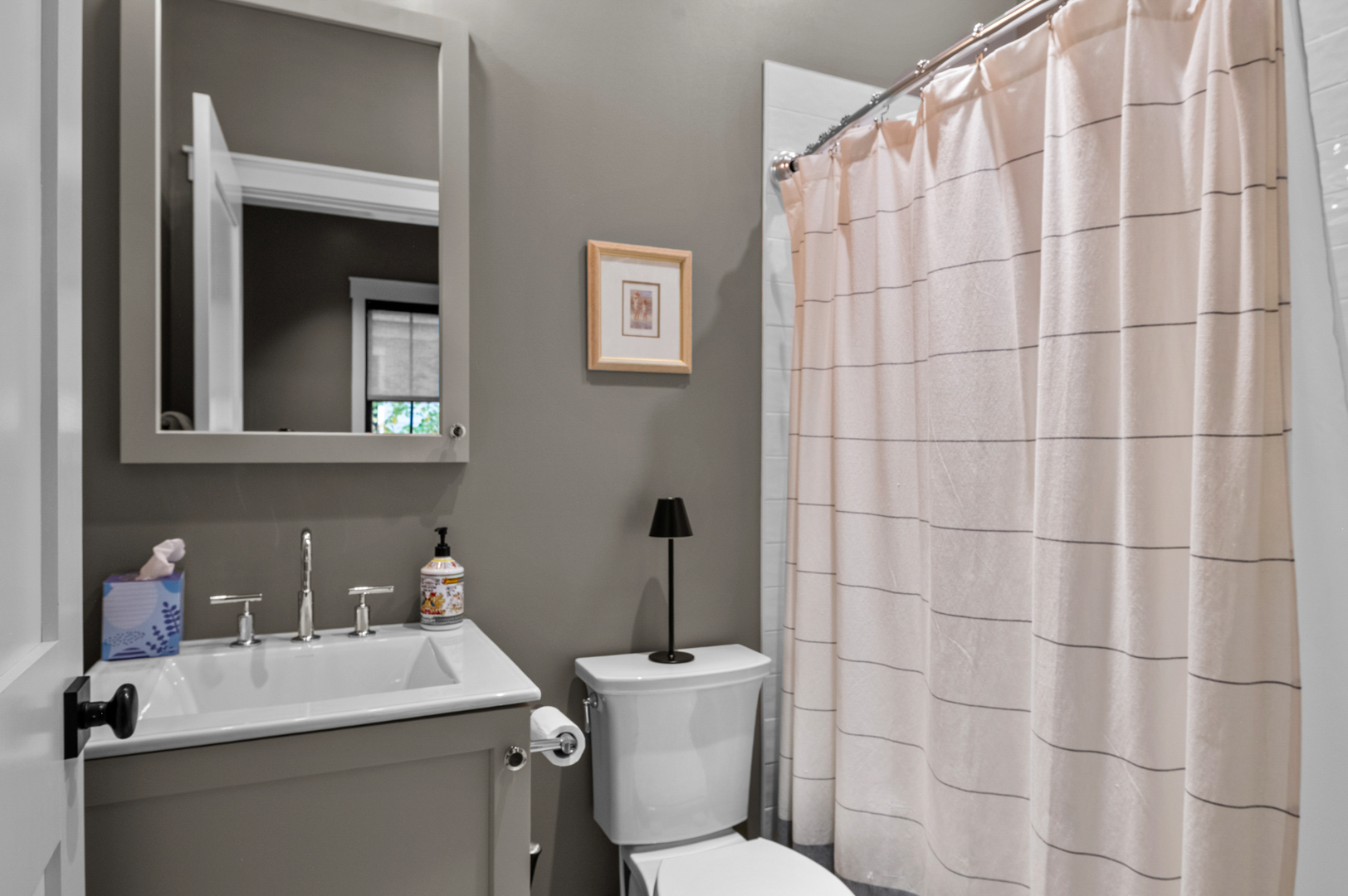 Wyomissing, Pennsylvania, 19610, United States, 3 Bedrooms Bedrooms, ,4 BathroomsBathrooms,Residential,For Sale,1985652