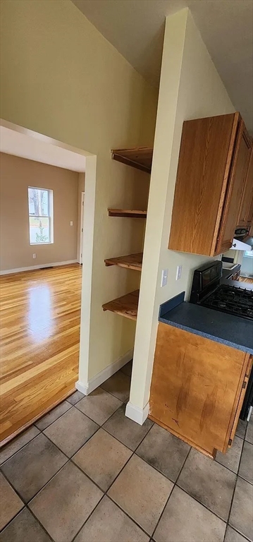 Mansfield, Massachusetts, 02048, United States, 6 Bedrooms Bedrooms, ,2 BathroomsBathrooms,Residential,For Sale,2000850