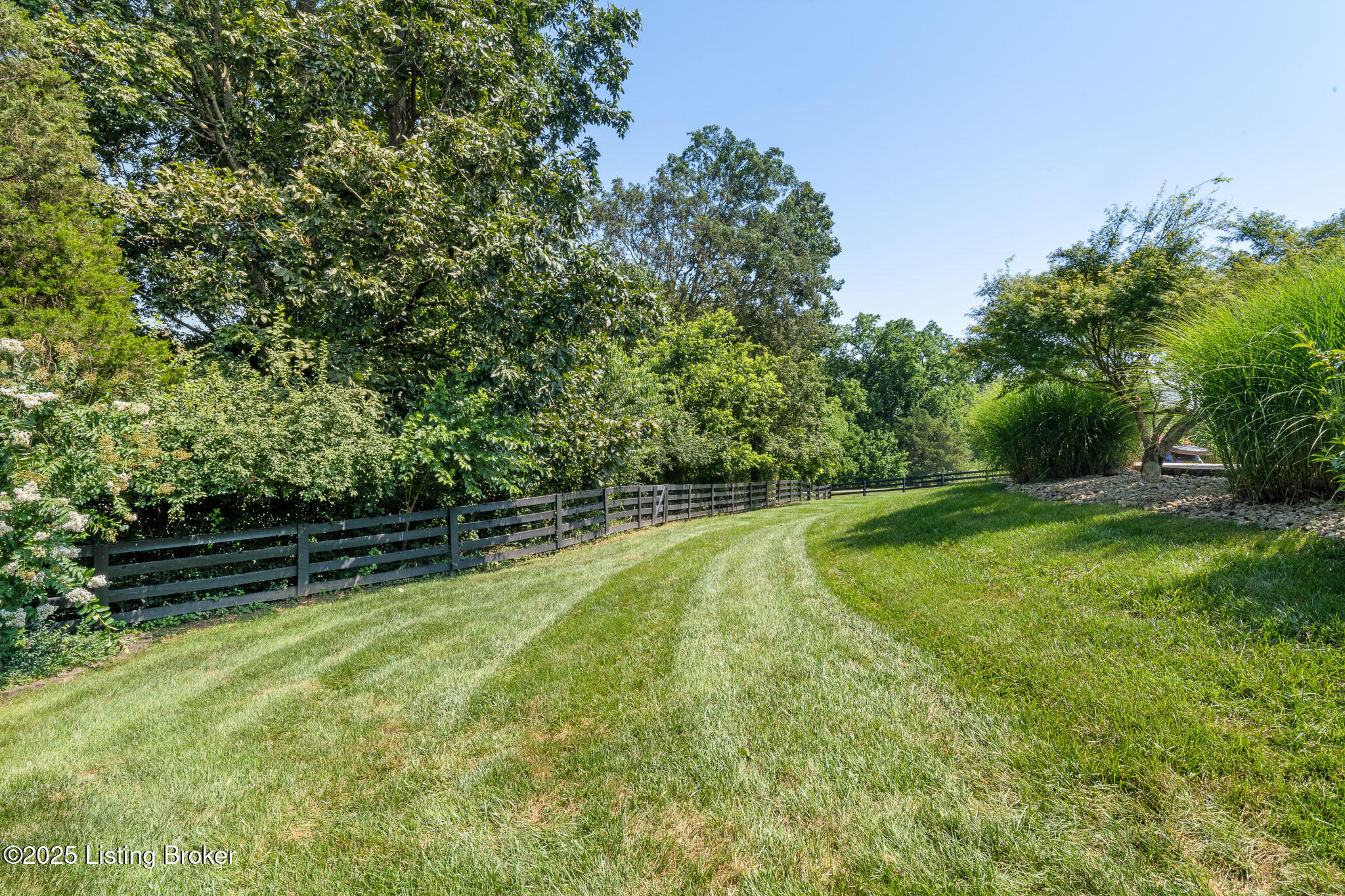 Crestwood, Kentucky, 40014, United States, 6 Bedrooms Bedrooms, ,5 BathroomsBathrooms,Residential,For Sale,1908239