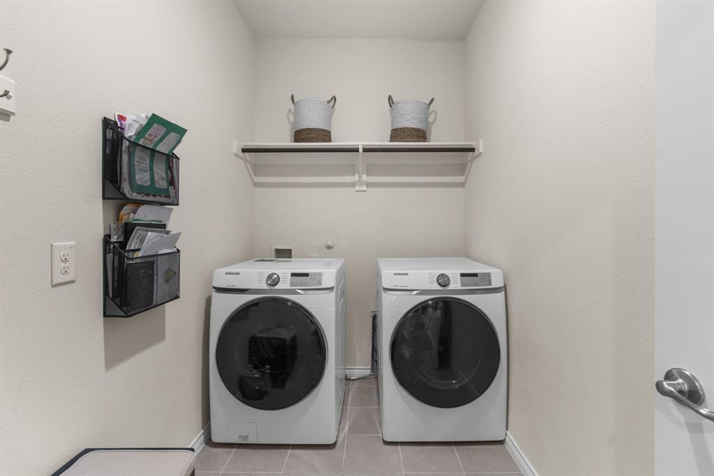 Little Elm, Texas, 75068, United States, 4 Bedrooms Bedrooms, ,3 BathroomsBathrooms,Residential,For Sale,1826722