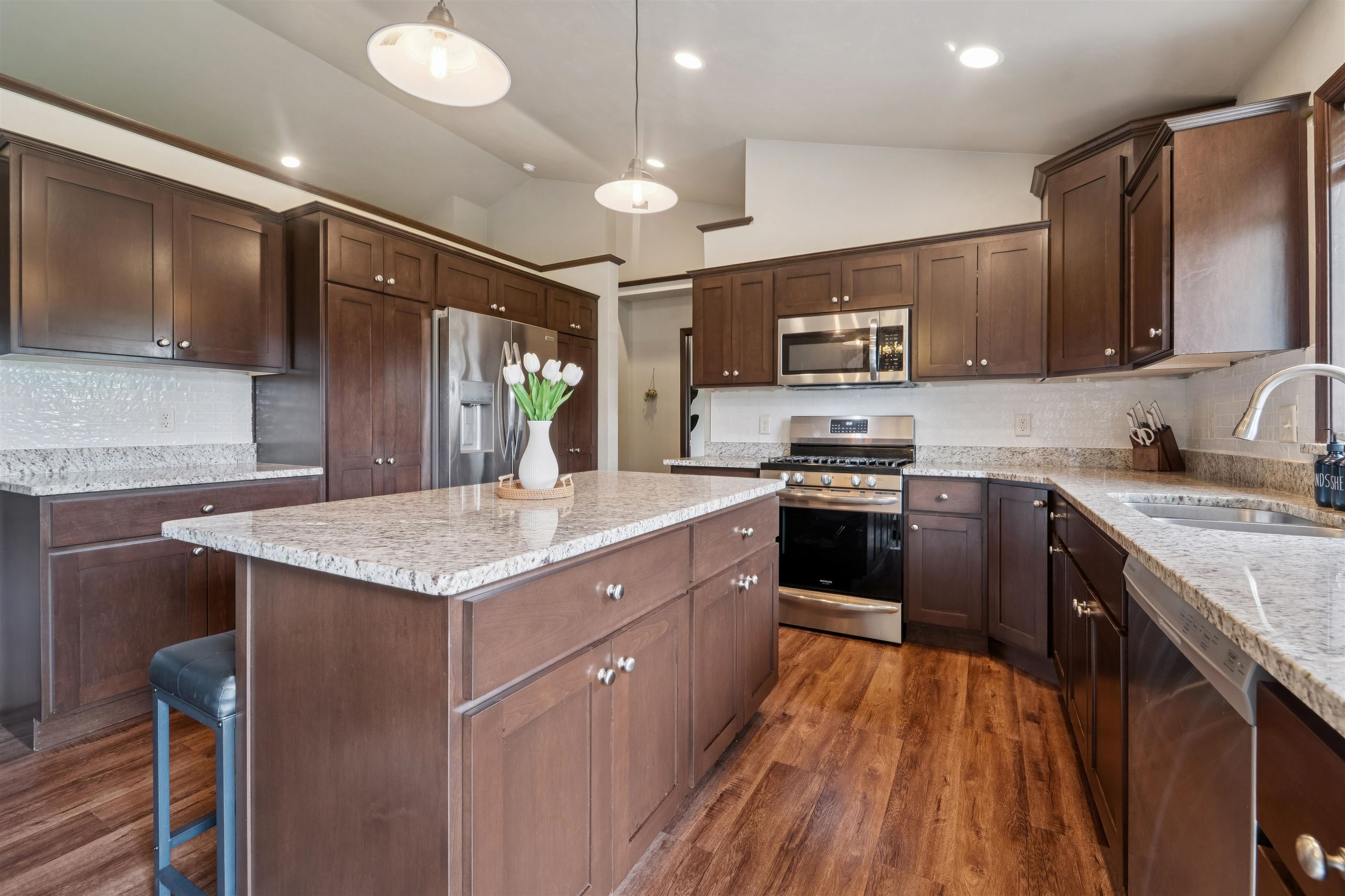 NEENAH, Wisconsin, 54956, United States, 4 Bedrooms Bedrooms, ,3 BathroomsBathrooms,Residential,For Sale,1988309