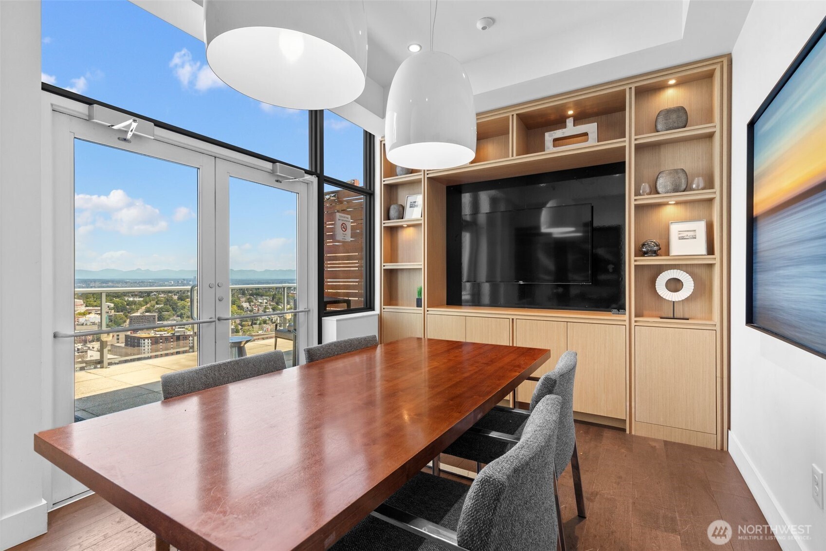 Seattle, Washington, 98101, United States, 2 Bedrooms Bedrooms, ,1 BathroomBathrooms,Residential,For Sale,1897094