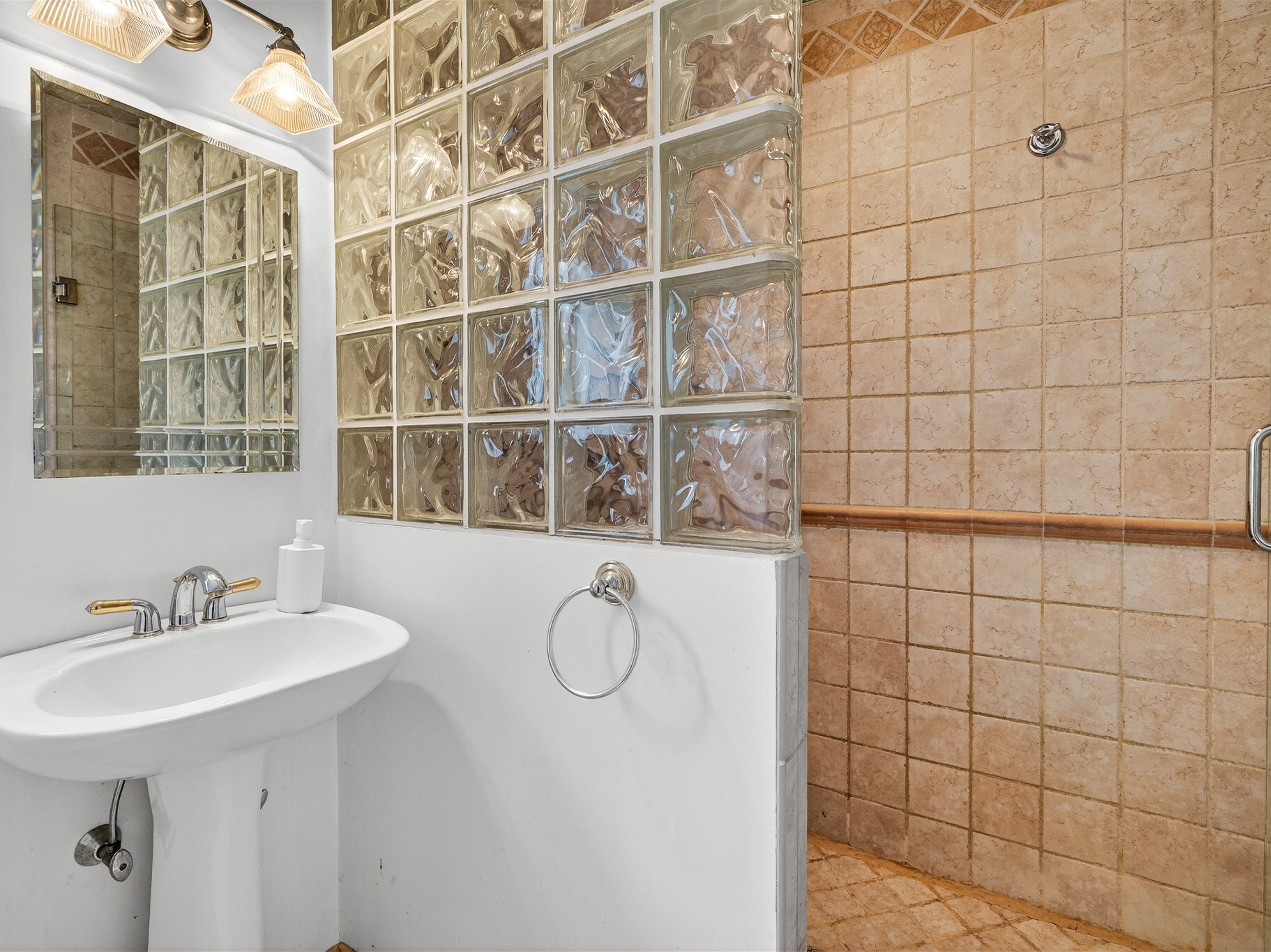  56 Coakley Avenue - 物件實景