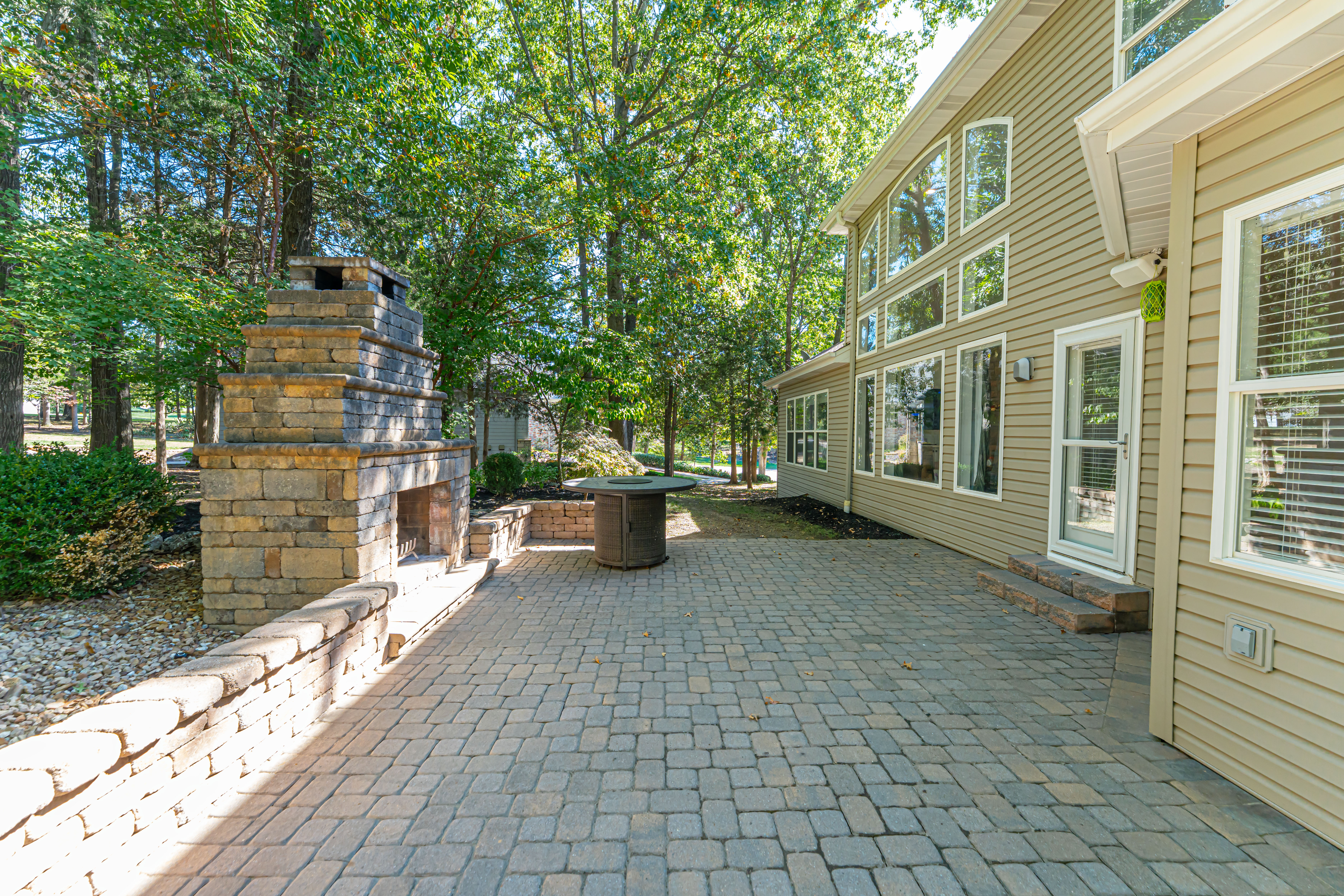  Experience resort-style living in this stunning 1.5-story home - 物件實景