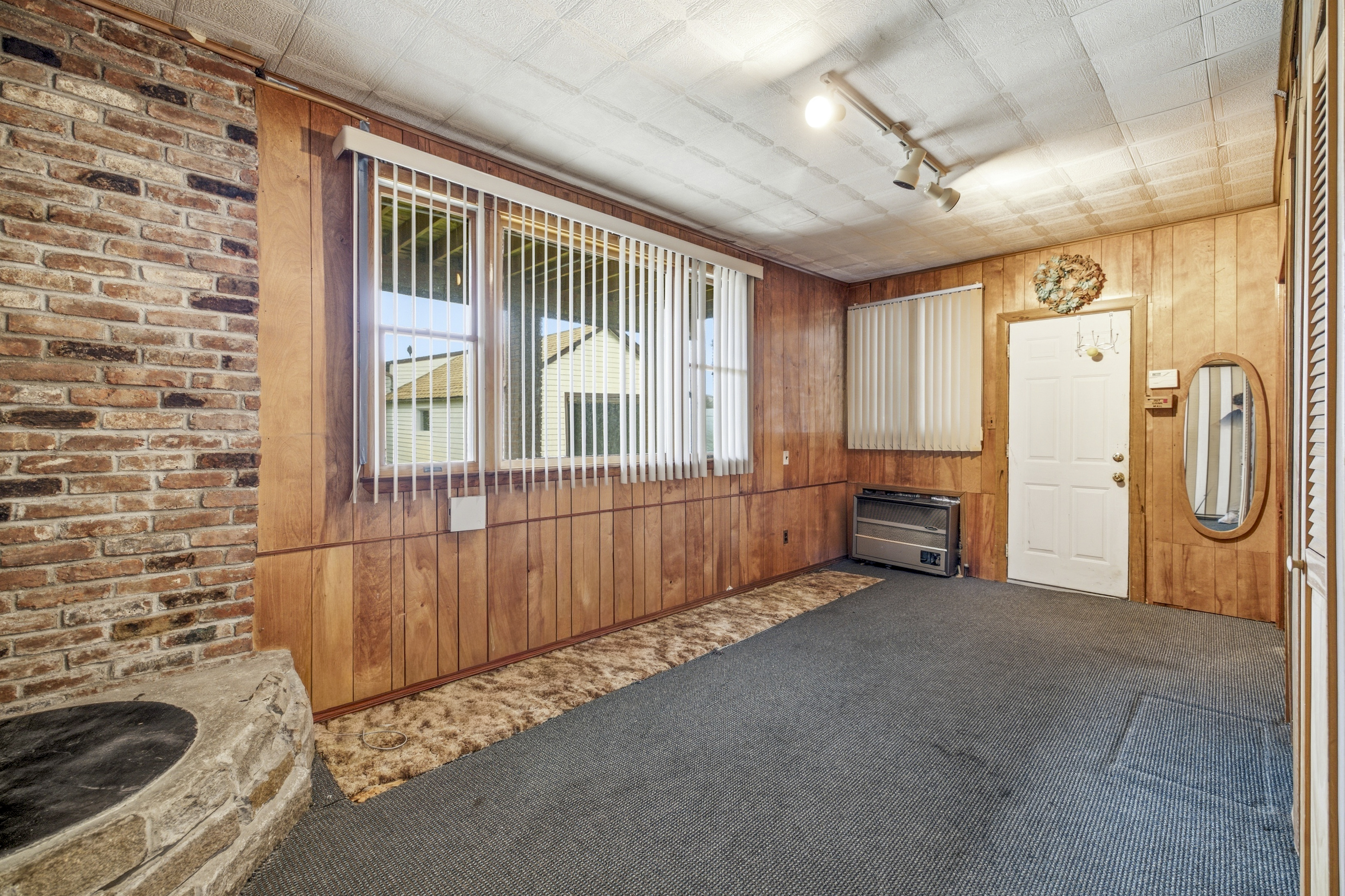  49 Roosevelt Court, Westbury, NY, 11590 - 物件實景