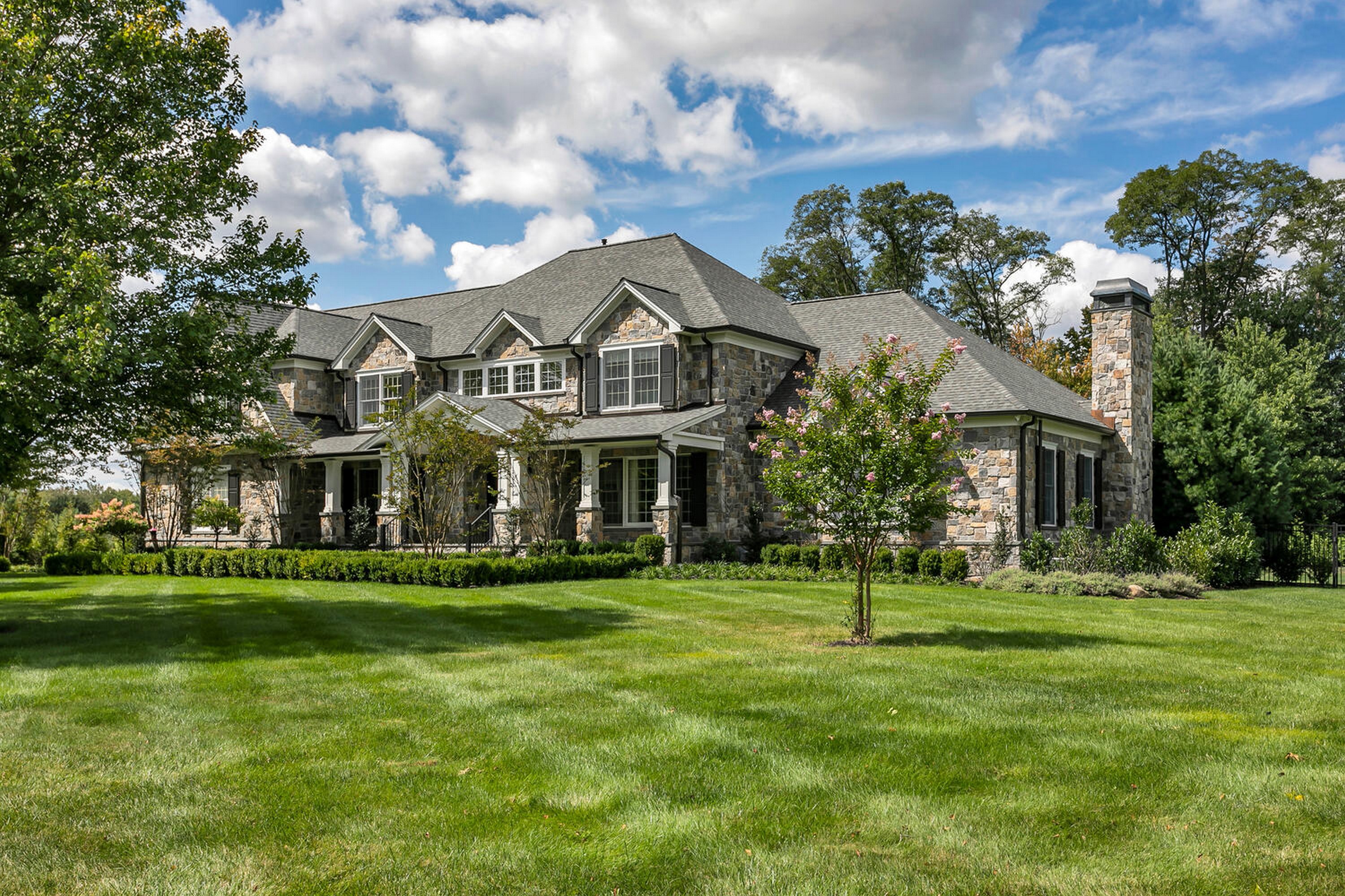  3 Bretwood Dr N - 物件實景