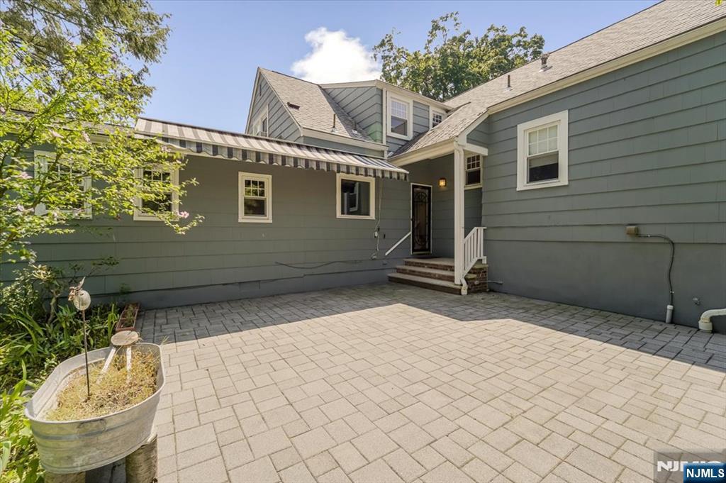 Wyckoff, New Jersey, 07481, United States, 5 Bedrooms Bedrooms, ,3 BathroomsBathrooms,Residential,For Sale,1920026