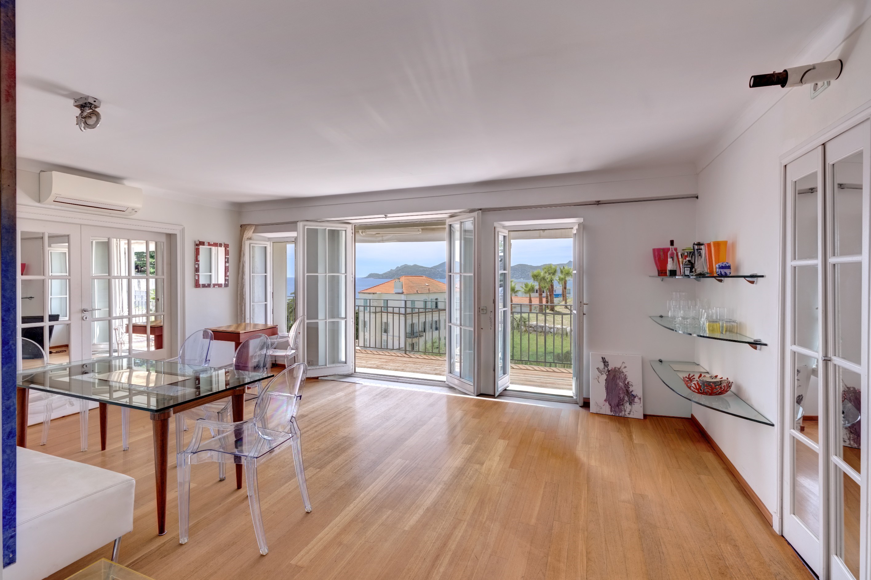  La Croix des Gardes: Penthouse with panoramic sea views and terraces in a histo… - 物件實景