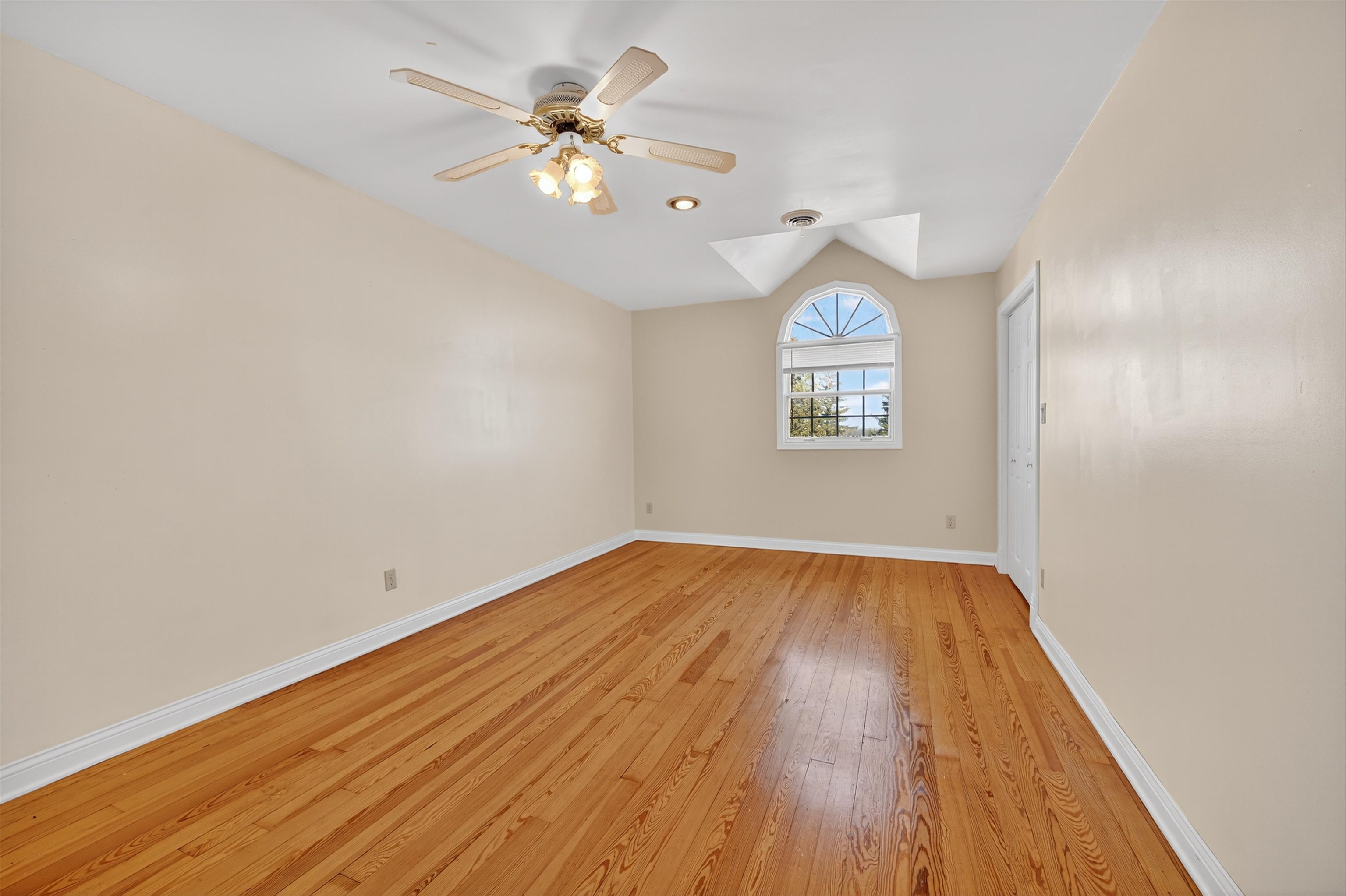 NEW HOLSTEIN, Wisconsin, 53061, United States, 3 Bedrooms Bedrooms, ,2 BathroomsBathrooms,Residential,For Sale,1995777