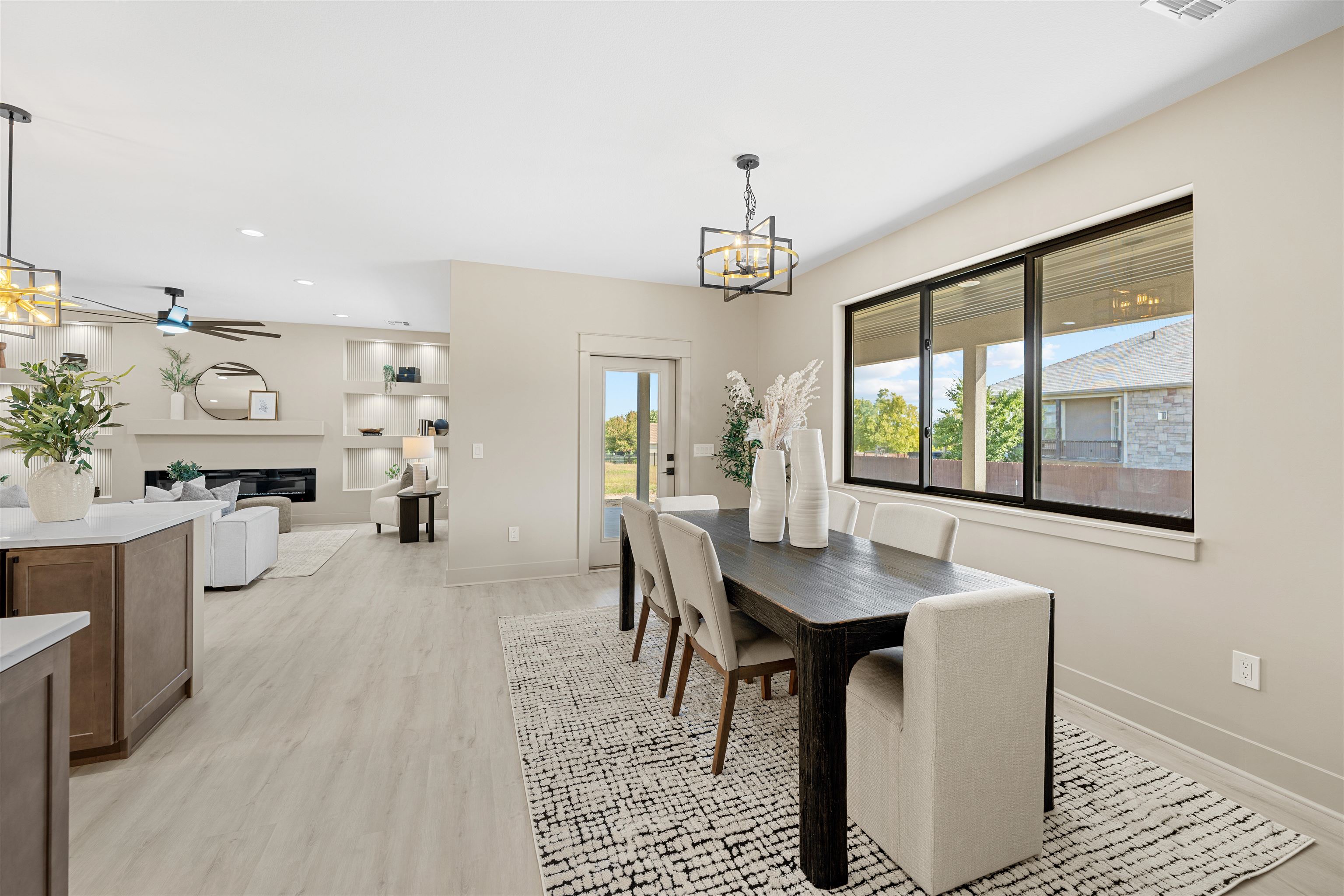 Salina, Kansas, 67401, United States, 3 Bedrooms Bedrooms, ,3 BathroomsBathrooms,Residential,For Sale,1956761