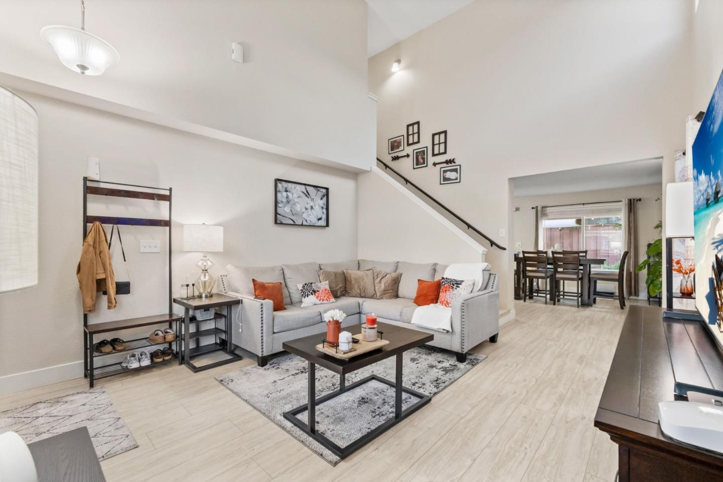 Gilroy, California, 95020, United States, 4 Bedrooms Bedrooms, ,3 BathroomsBathrooms,Residential,For Sale,1986301