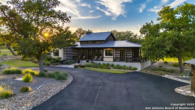 Fredericksburg, Texas, 78624, United States, 4 Bedrooms Bedrooms, ,5 BathroomsBathrooms,Residential,For Sale,1828714