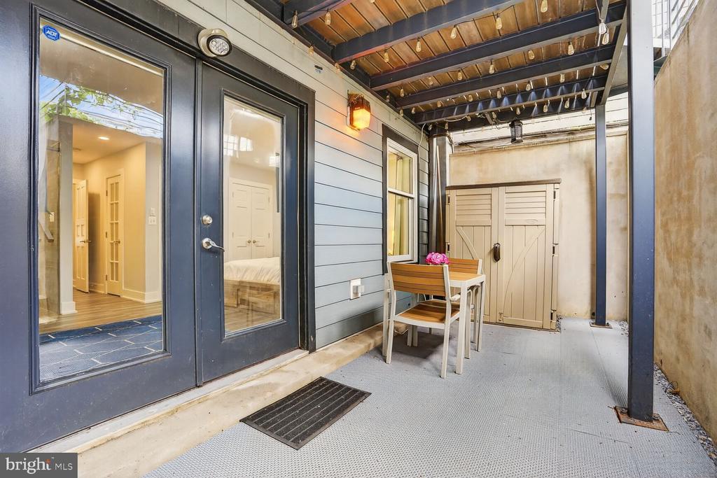 Washington, District of Columbia, 20010, United States, 2 Bedrooms Bedrooms, ,2 BathroomsBathrooms,Residential,For Sale,1975364