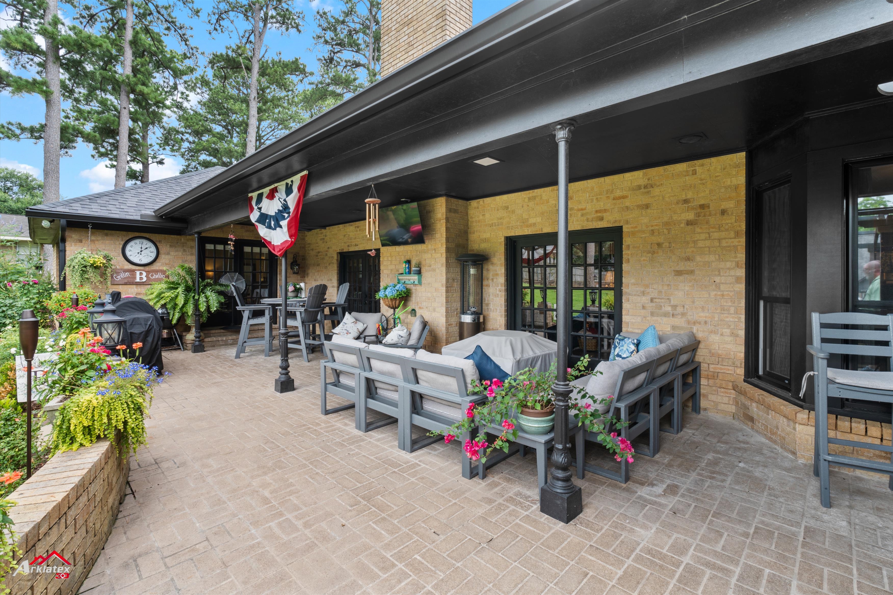 Henderson, Texas, 75654, United States, 3 Bedrooms Bedrooms, ,4 BathroomsBathrooms,Residential,For Sale,1975189