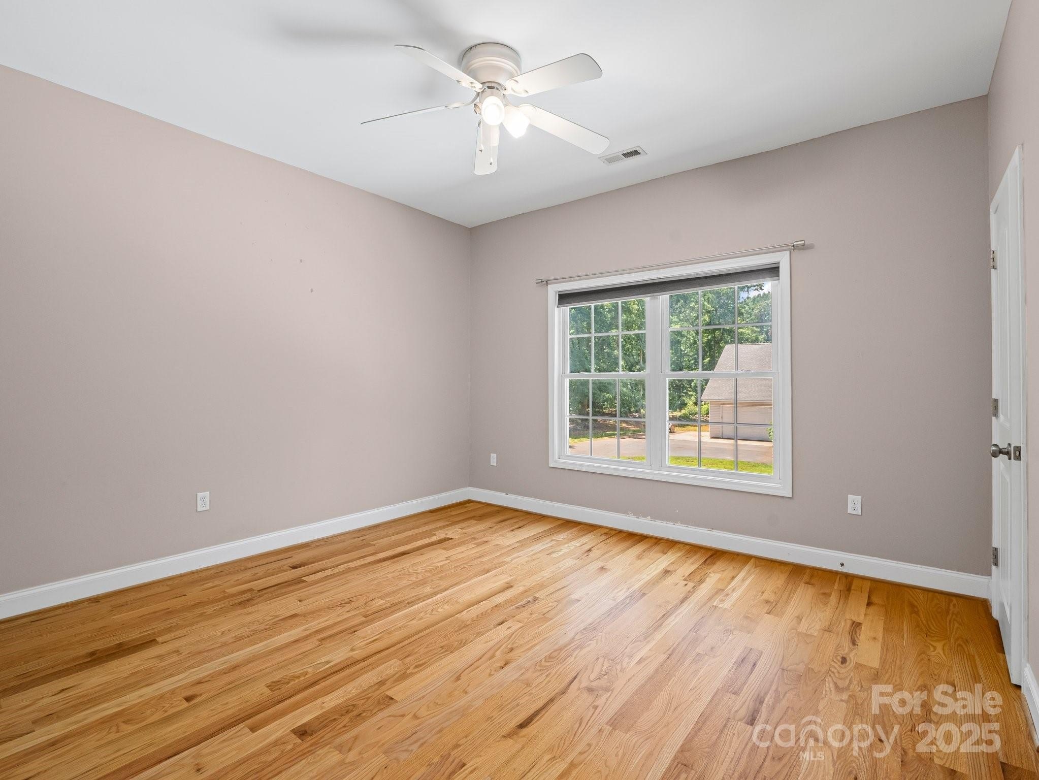 Lincolnton, North Carolina, 28092, United States, 4 Bedrooms Bedrooms, ,4 BathroomsBathrooms,Residential,For Sale,1864704
