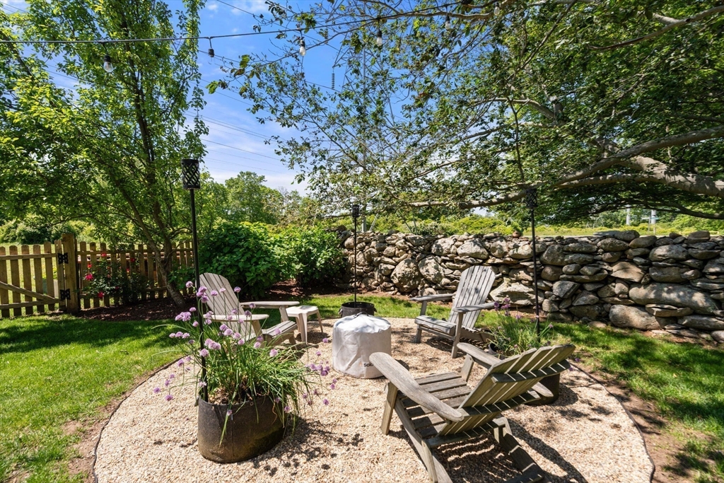 Swansea, Massachusetts, 02777, United States, 3 Bedrooms Bedrooms, ,2 BathroomsBathrooms,Residential,For Sale,1847611