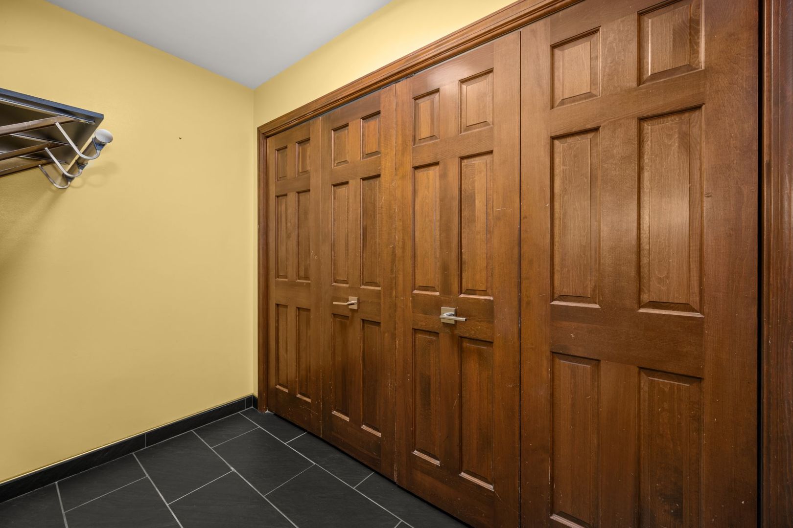 West Chicago, Illinois, 60185, United States, 4 Bedrooms Bedrooms, ,4 BathroomsBathrooms,Residential,For Sale,1991101