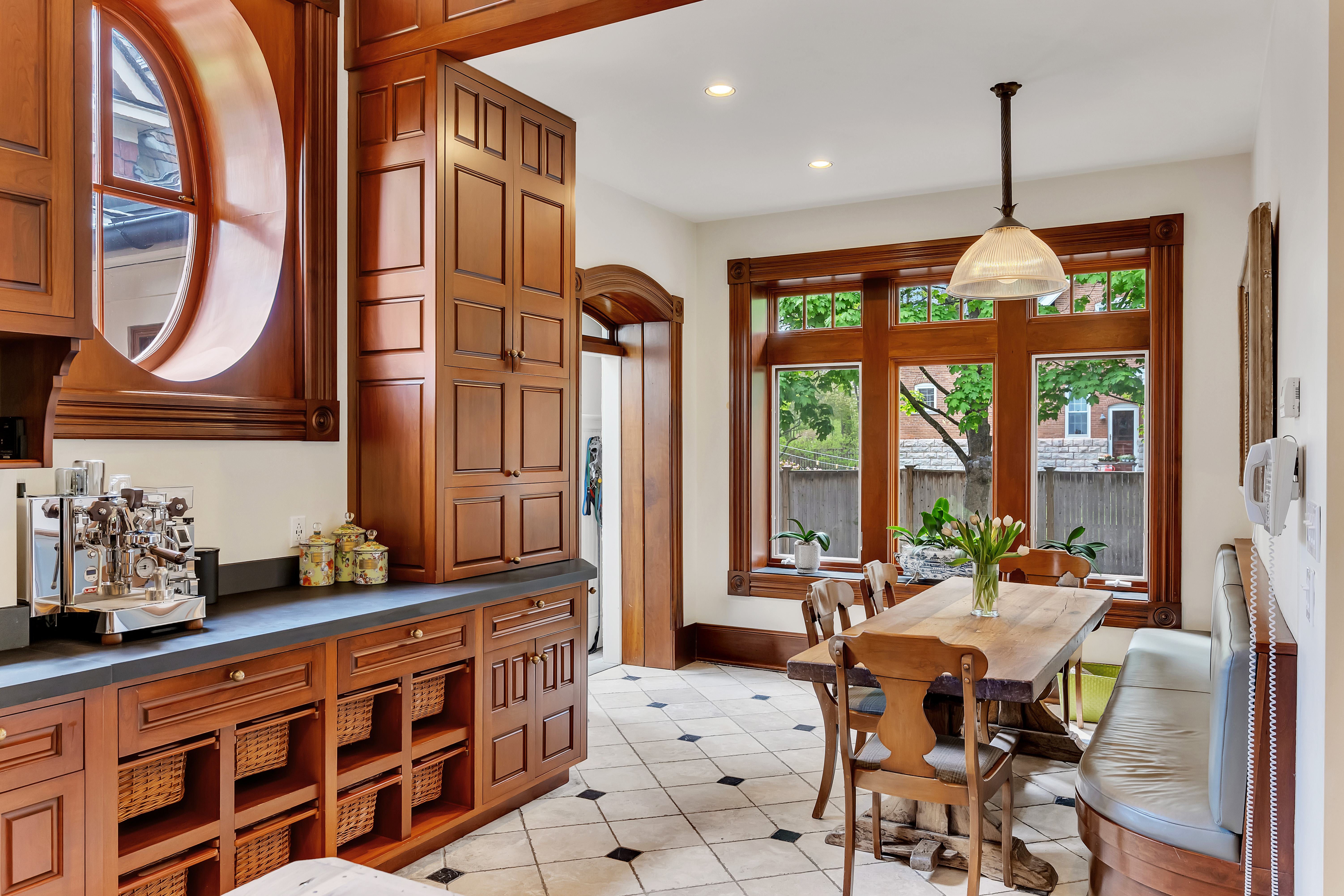  795 N Broadway, Saratoga Springs, NY, 12866 - 物件實景