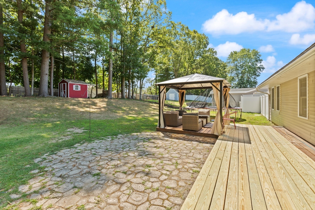 Raynham, Massachusetts, 02767, United States, 3 Bedrooms Bedrooms, ,1 BathroomBathrooms,Residential,For Sale,1918032