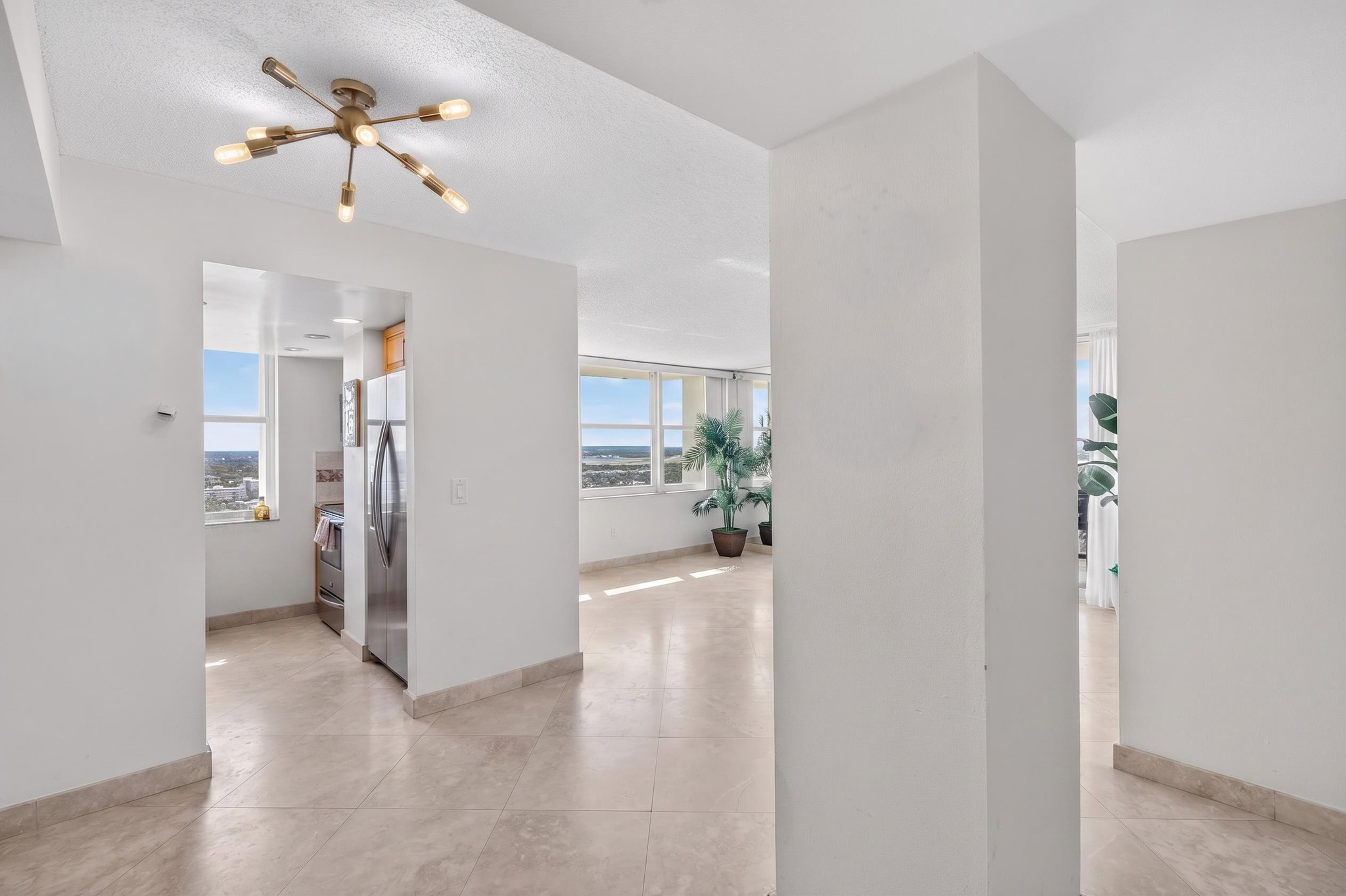  111 Briny Avenue, Pompano Beach, FL, 33062 - 物件實景
