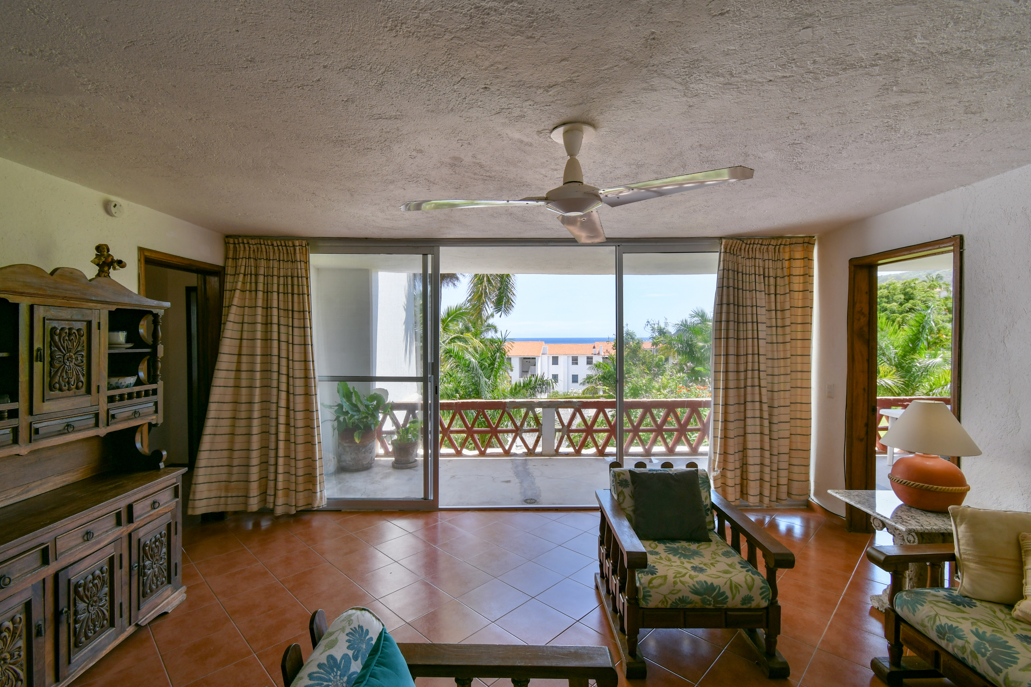  Departamento en venta en Vida del Mar, Manzanillo-planta baja y vista al jardín - 物件實景