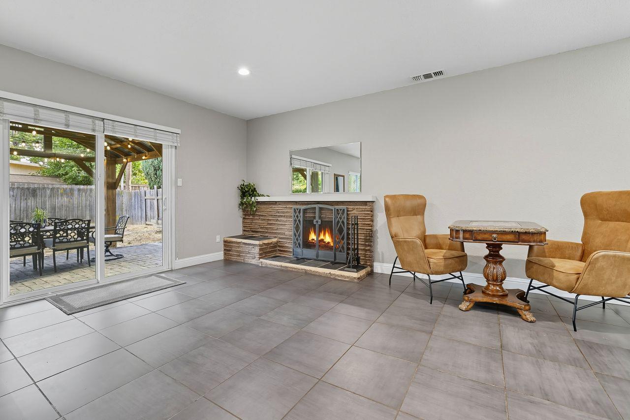 Sacramento, California, 95826, United States, 3 Bedrooms Bedrooms, ,2 BathroomsBathrooms,Residential,For Sale,1968720