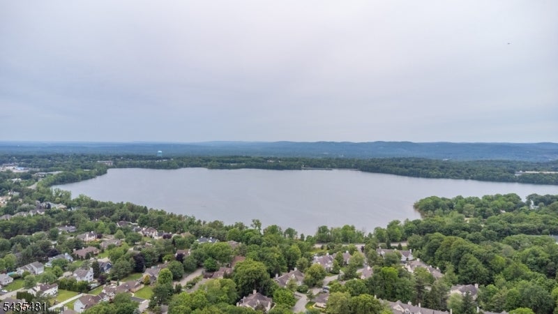 Wayne Twp., New Jersey, 07470, United States, 4 Bedrooms Bedrooms, ,3 BathroomsBathrooms,Residential,For Sale,2049437