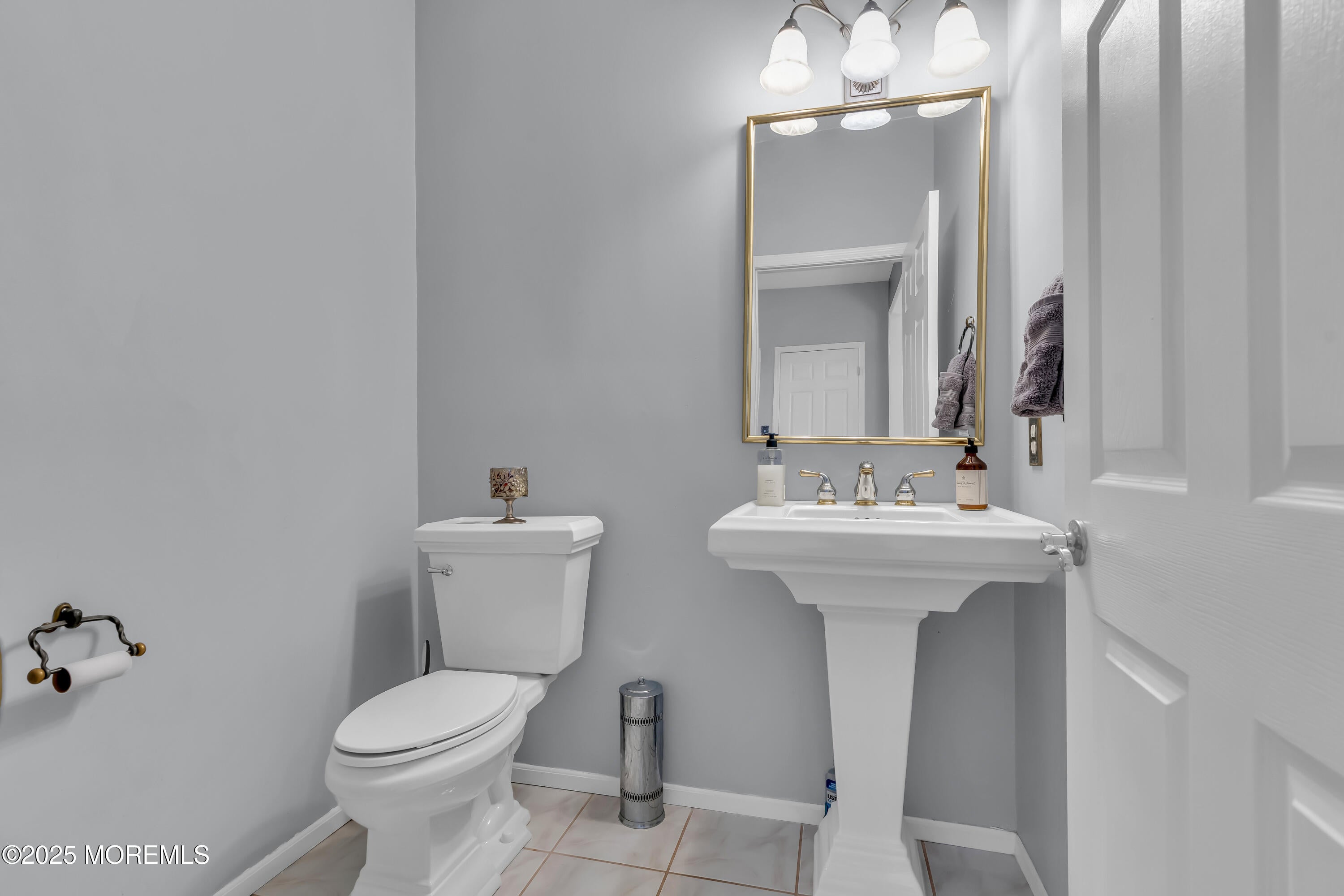 Manalapan, New Jersey, 07726, United States, 6 Bedrooms Bedrooms, ,5 BathroomsBathrooms,Residential,For Sale,1976013